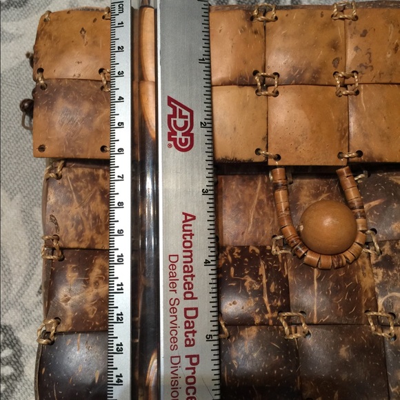 Summer Vibes Coconut Shell Handbag - Picture 6 of 8